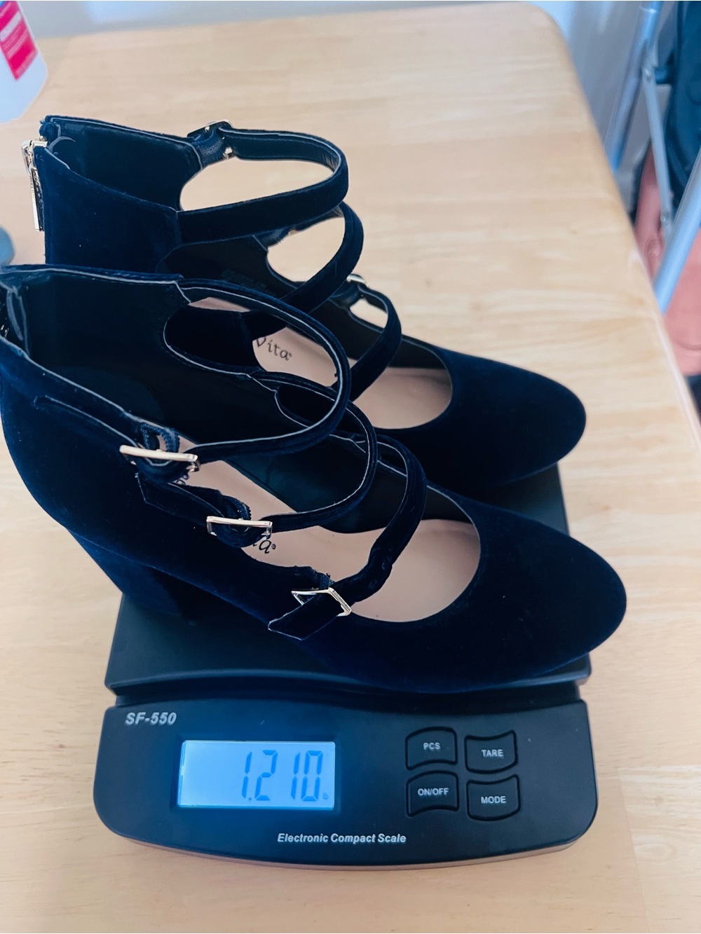 Bella Vita Velvet Triple-Strap Mary Jane Block Heel Pumps - Navy women’s 7M - Picture 8 of 9